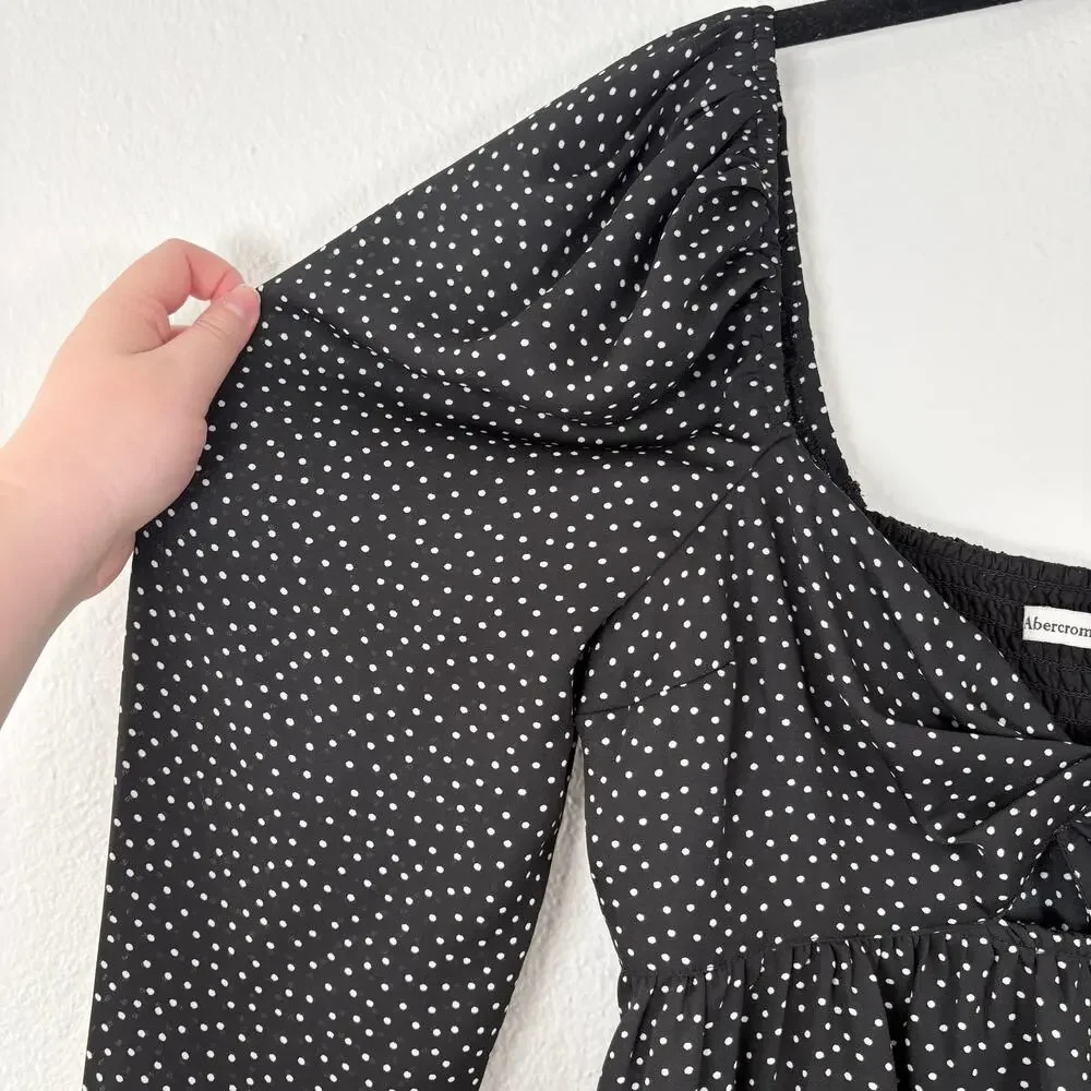 Abercrombie & Fitch lightweight material